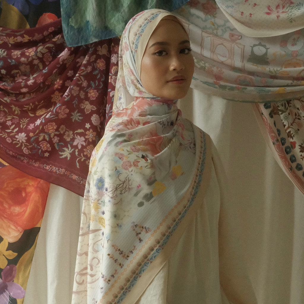 Dahlila’s Collage - Butterveil