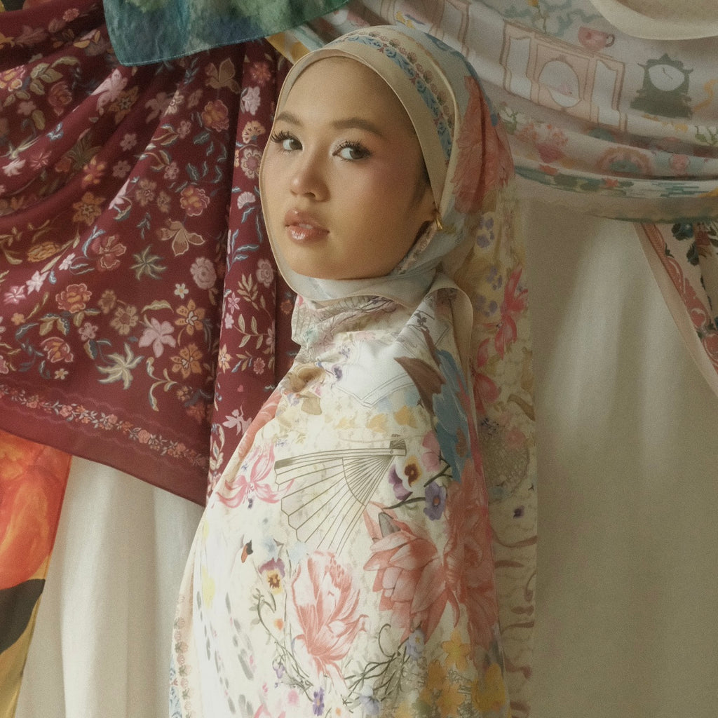 Dahlila’s Collage - Butterveil