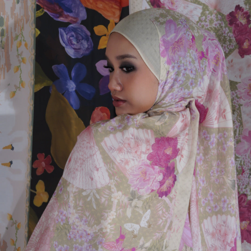 (PO) Orientalist in Rose Porcelain