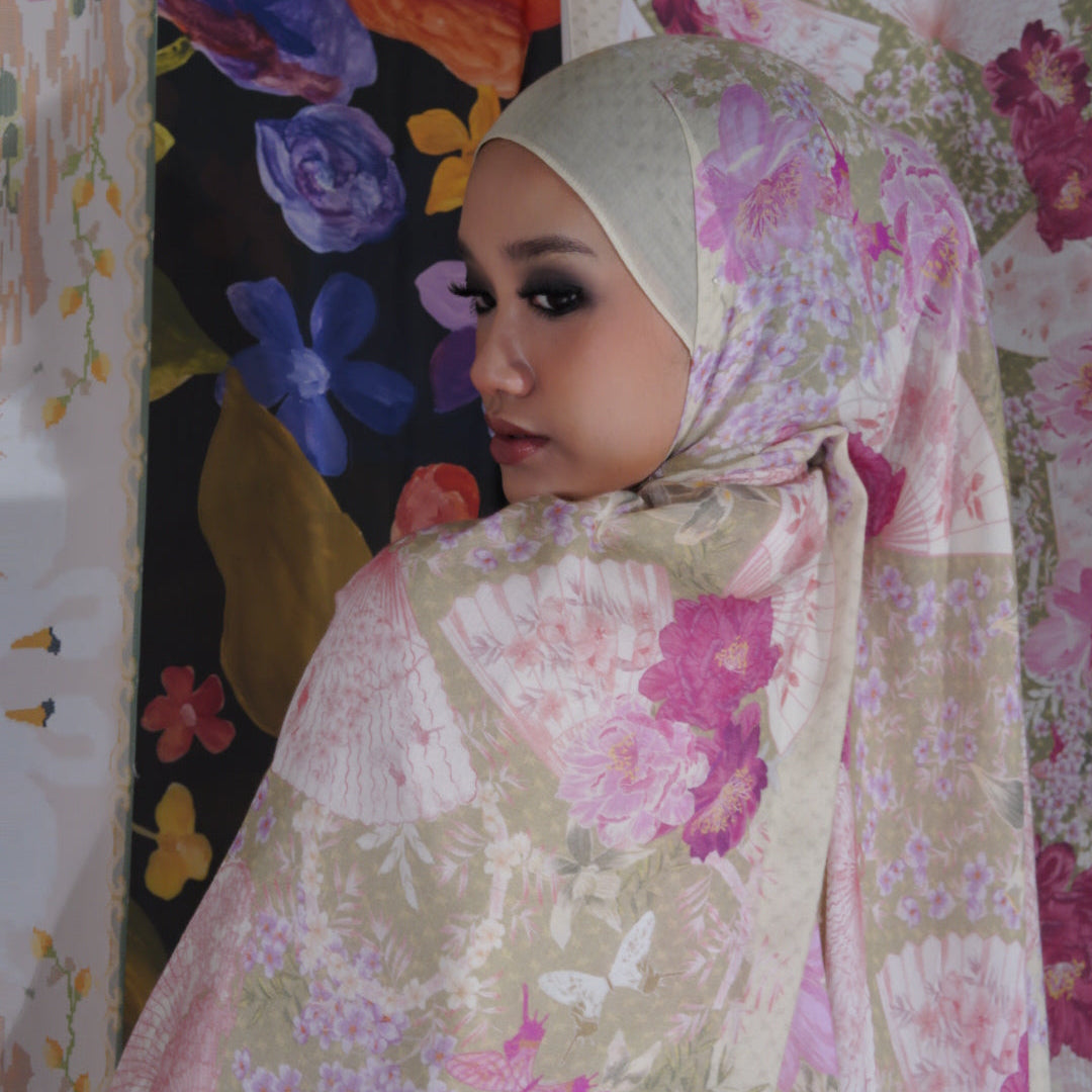 (PO) Orientalist in Rose Porcelain