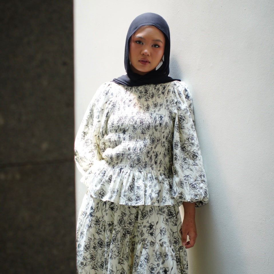 Aurelia in Noir Black