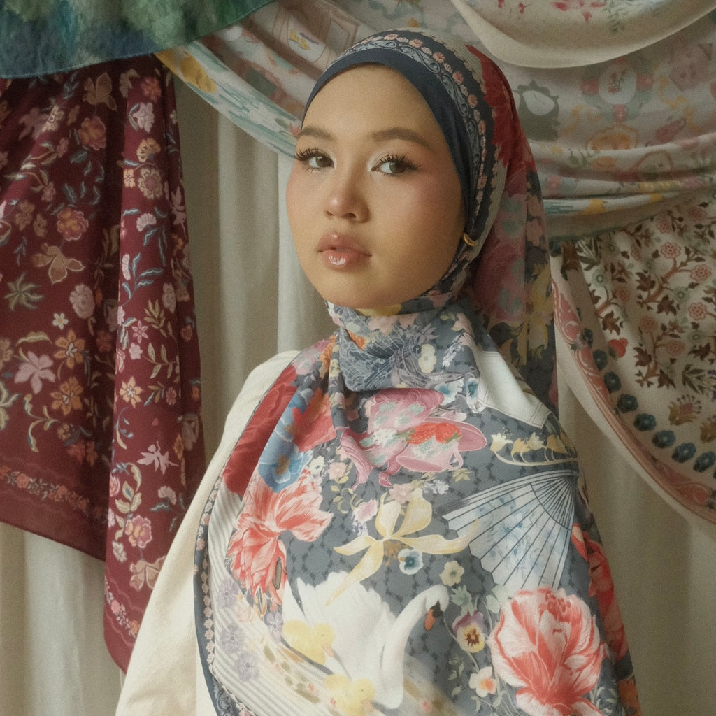 Dahlila’s Collage - Obsidian