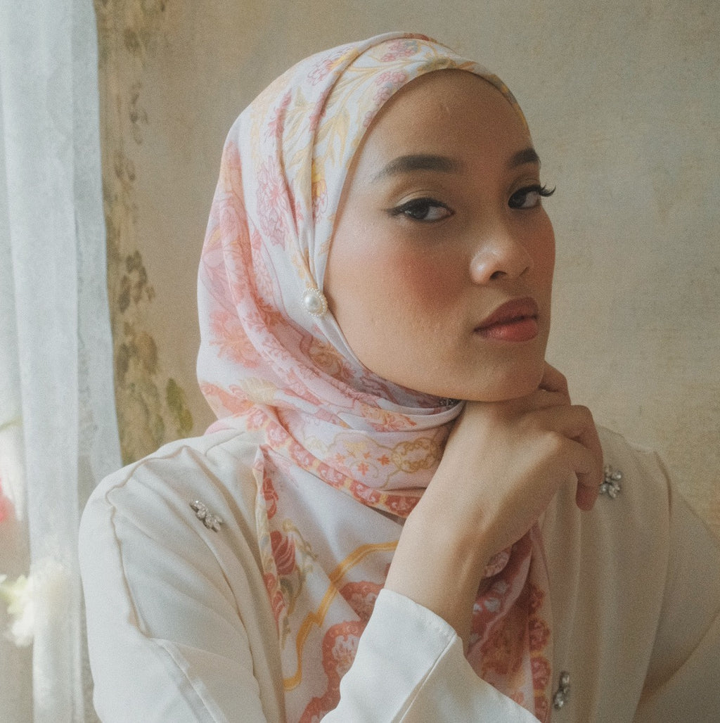 Puspa in Ratna