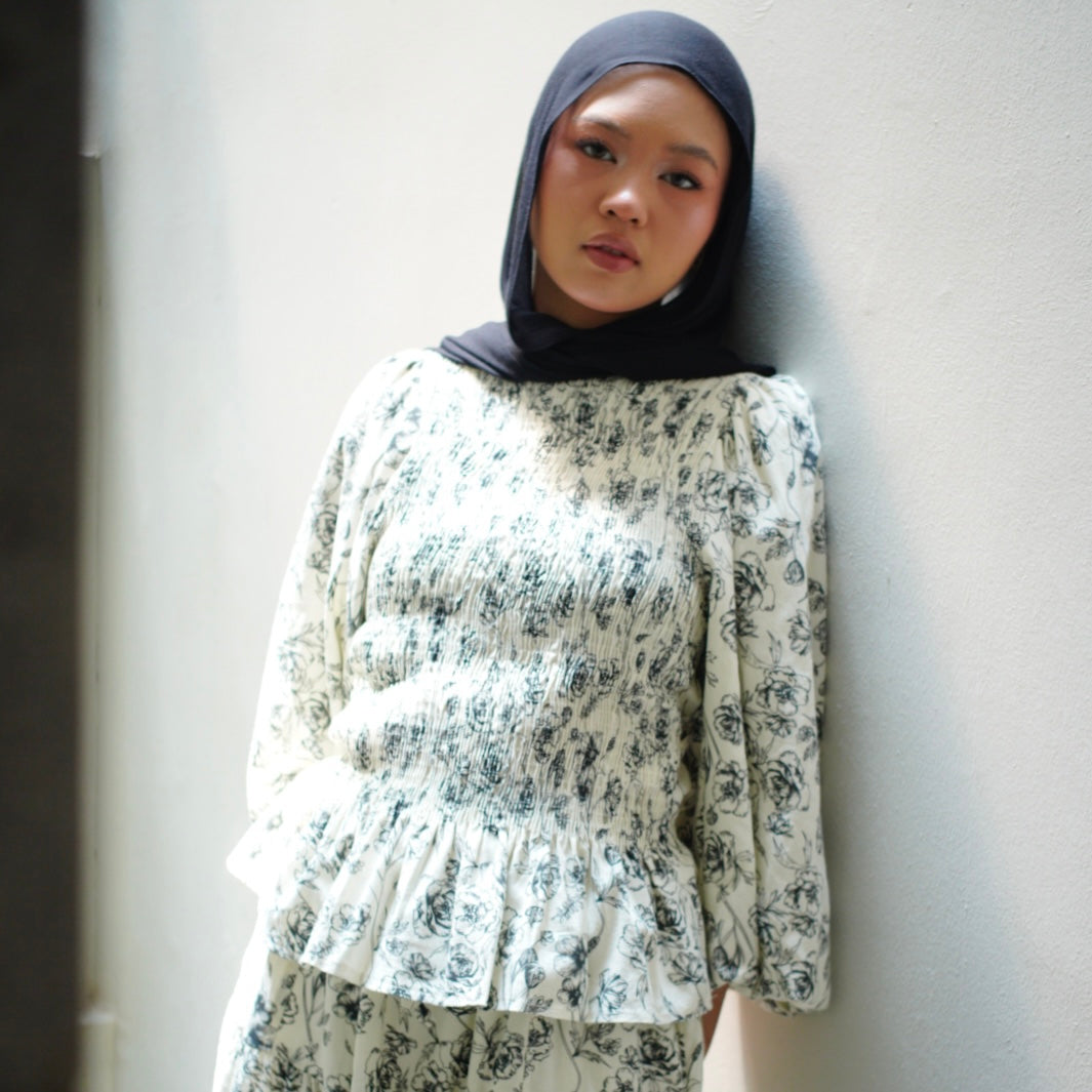 Aurelia in Noir Black