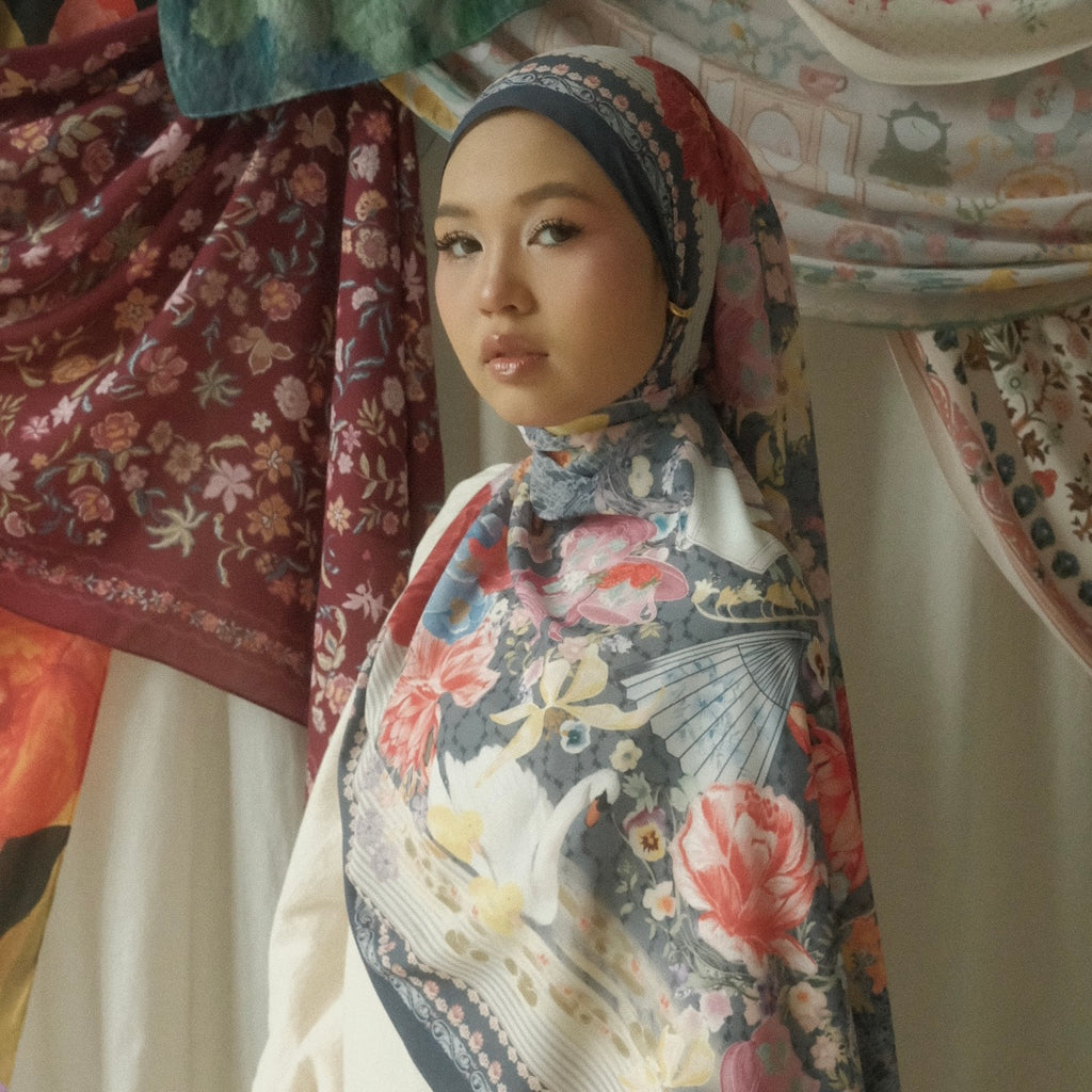 Dahlila’s Collage - Obsidian