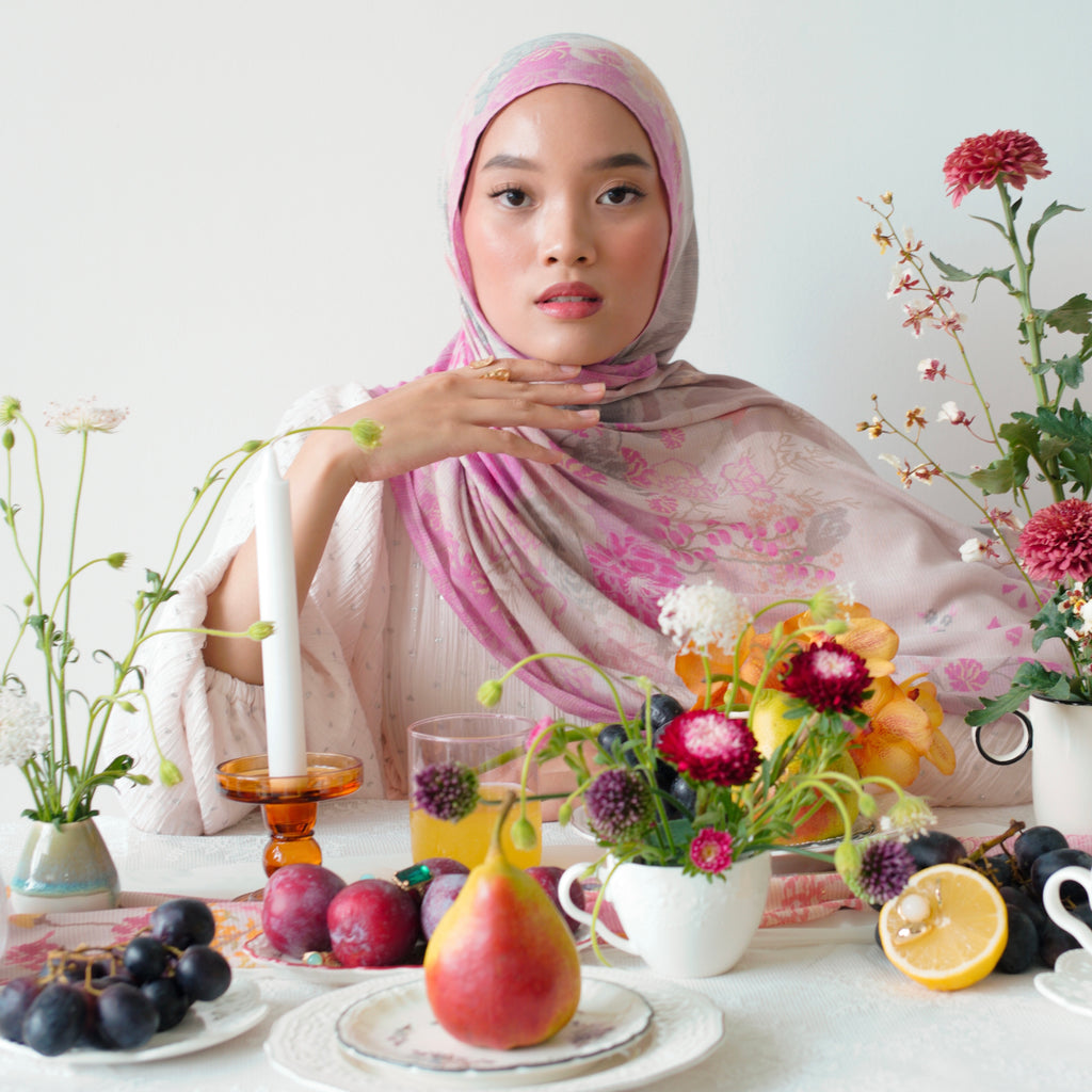 Mama’s Table in Peony Glacé