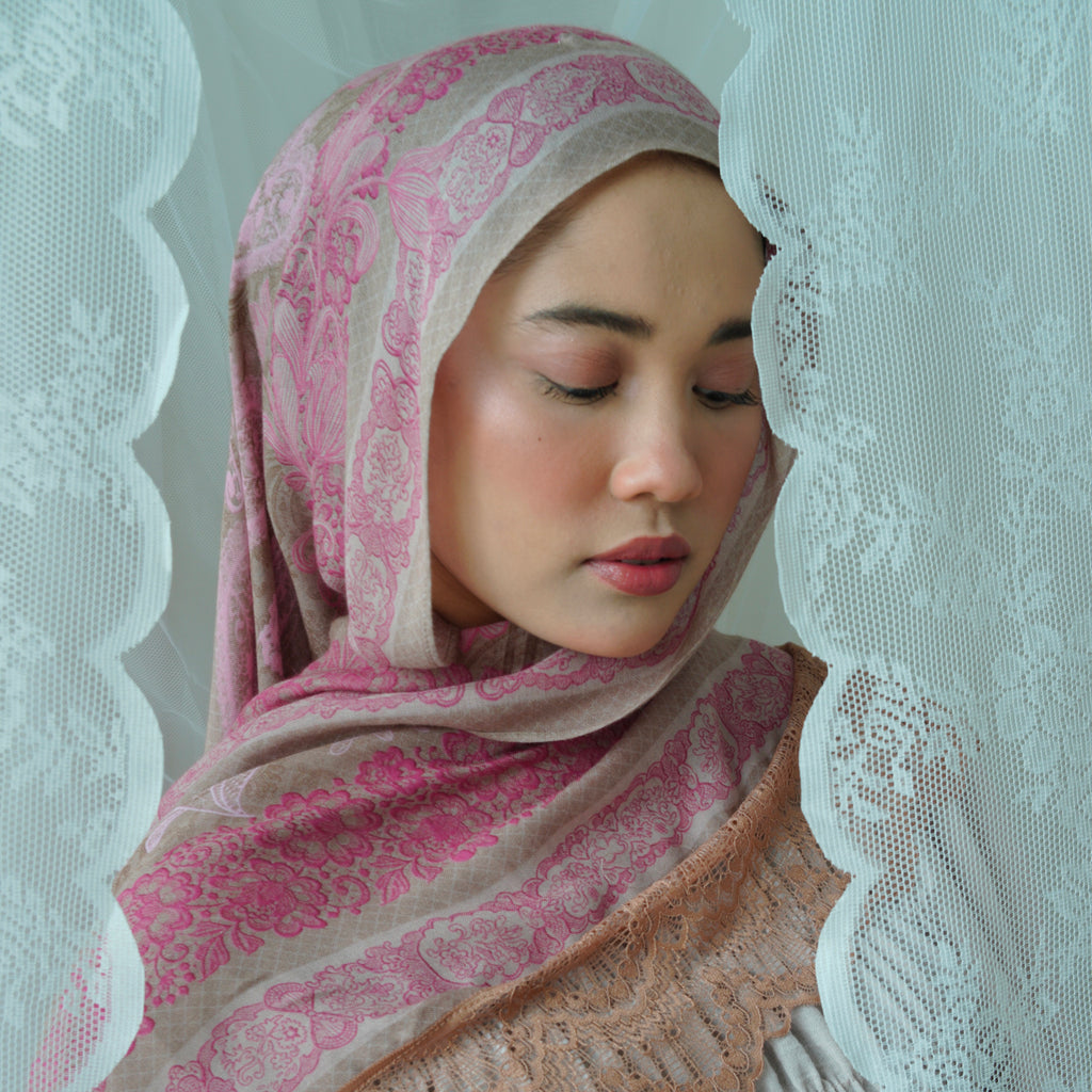 Baroque in Rose Antique